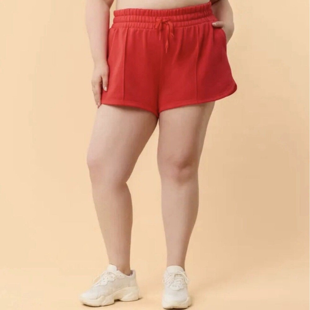 BLOGILATES Marshmallow Dolphin Short Plus 1X Red Drawstring Pockets